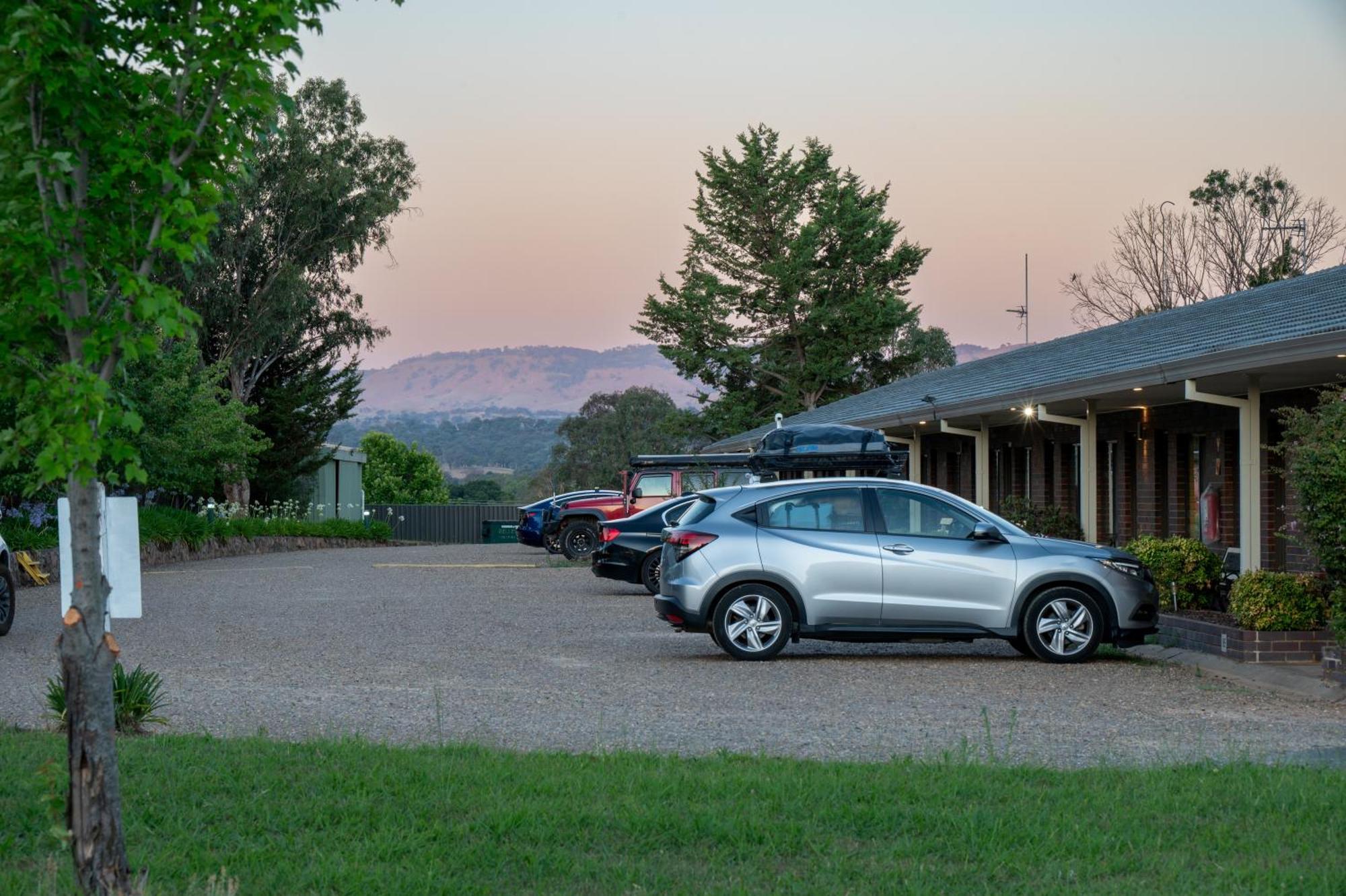 Tumut Valley Motel Pet Friendly Luaran gambar