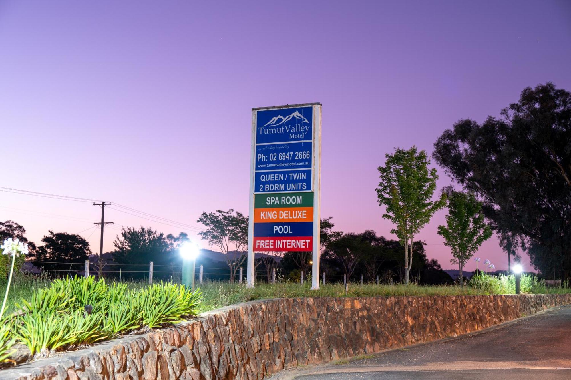 Tumut Valley Motel Pet Friendly Luaran gambar