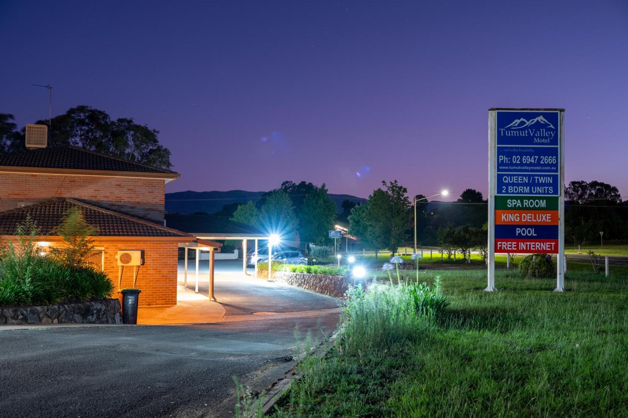 Tumut Valley Motel Pet Friendly Luaran gambar