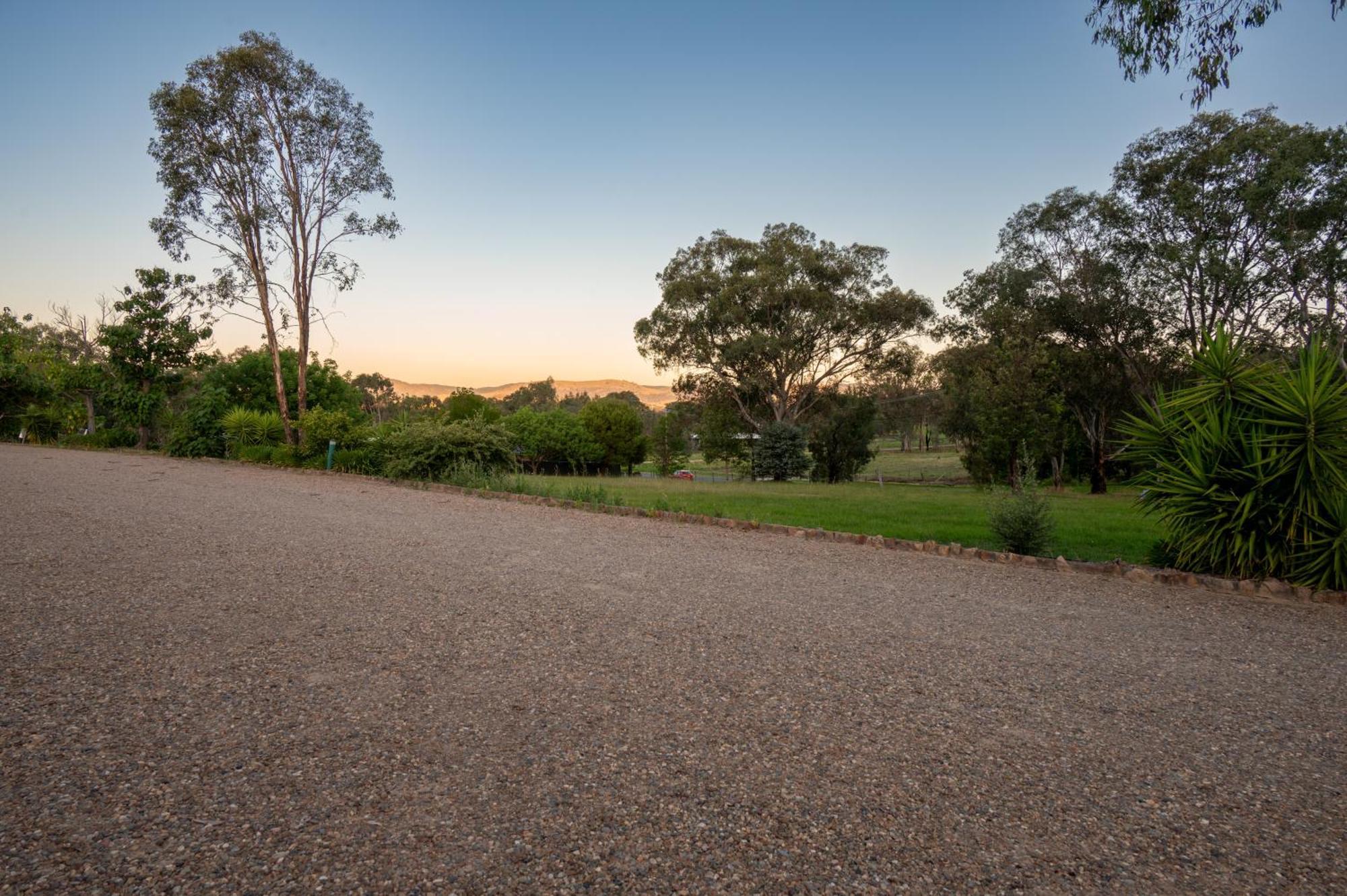 Tumut Valley Motel Pet Friendly Luaran gambar